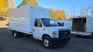 2023 Ford E-450 E-Series E-450 - 16Ft V8 Gas - LIFT GATE