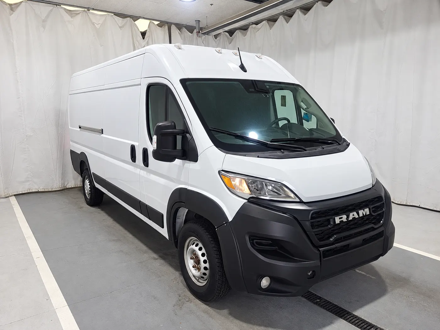 2025 RAM ProMaster 3500 - 159 EL Extended - 3 Passenger - V